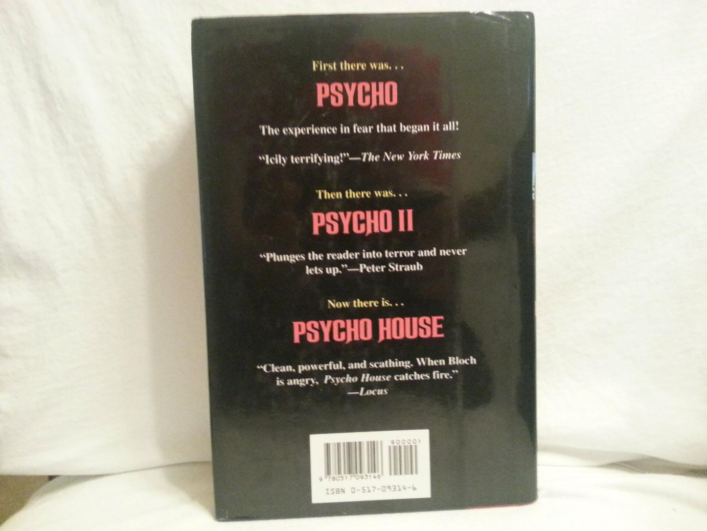 Three Complete Novels (Psycho, Psycho II, and Psycho House)