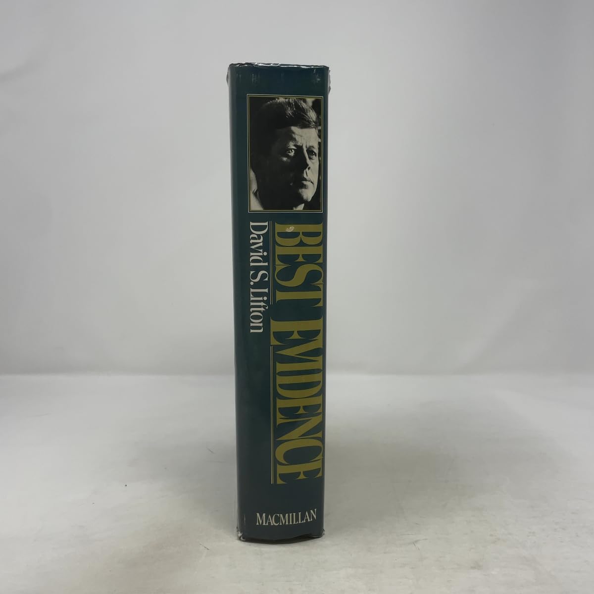 Best Evidence: Disguise and Deception in the Assassination of John F. Kennedy