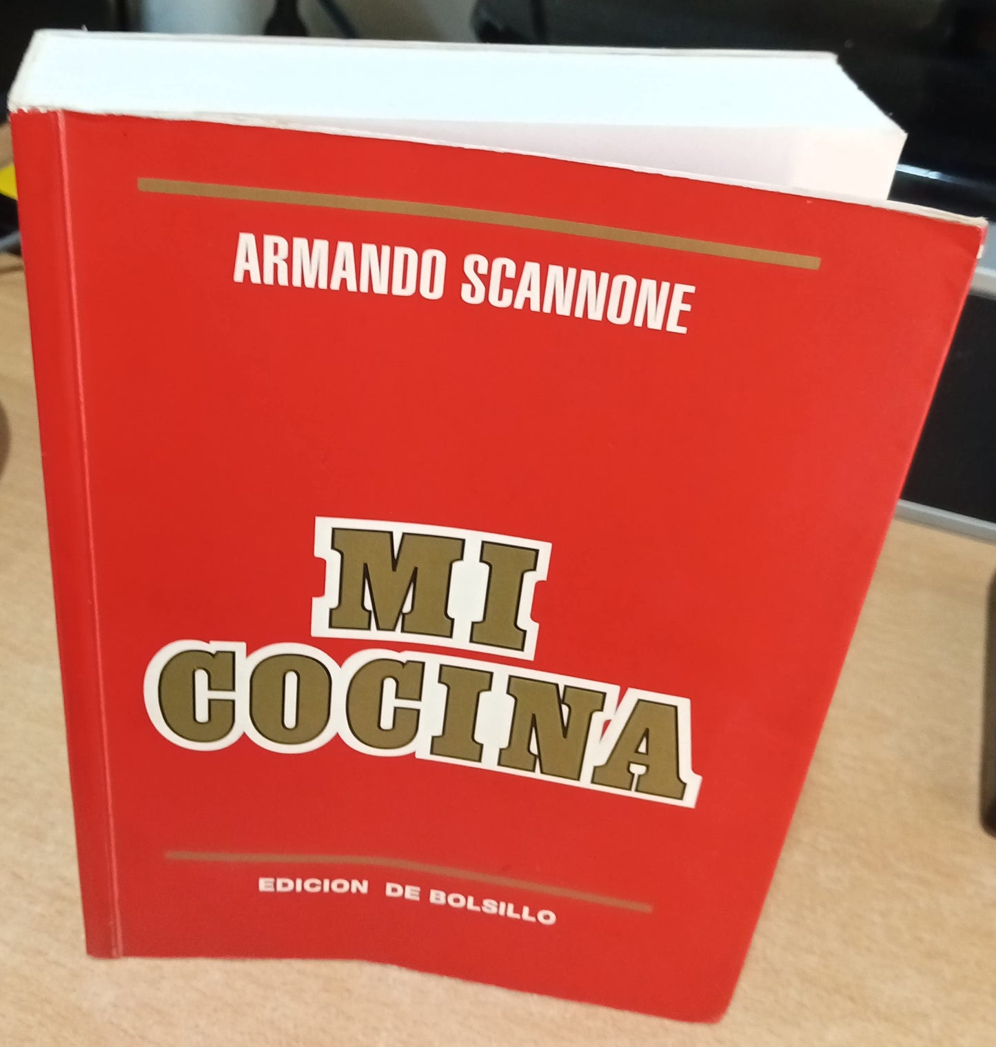 Mi Cocina a La Manera De Caracas (rojo) by Armando Scannone (2010) Paperback