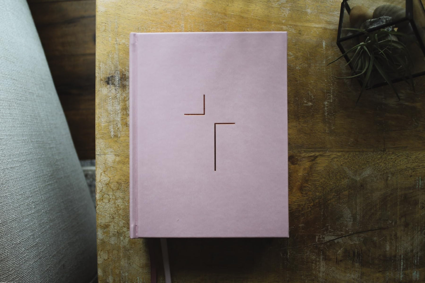 The Jesus Bible, ESV Edition, Leathersoft over Board, Pink: Sixty-Six Books. One Story. All About One Name.