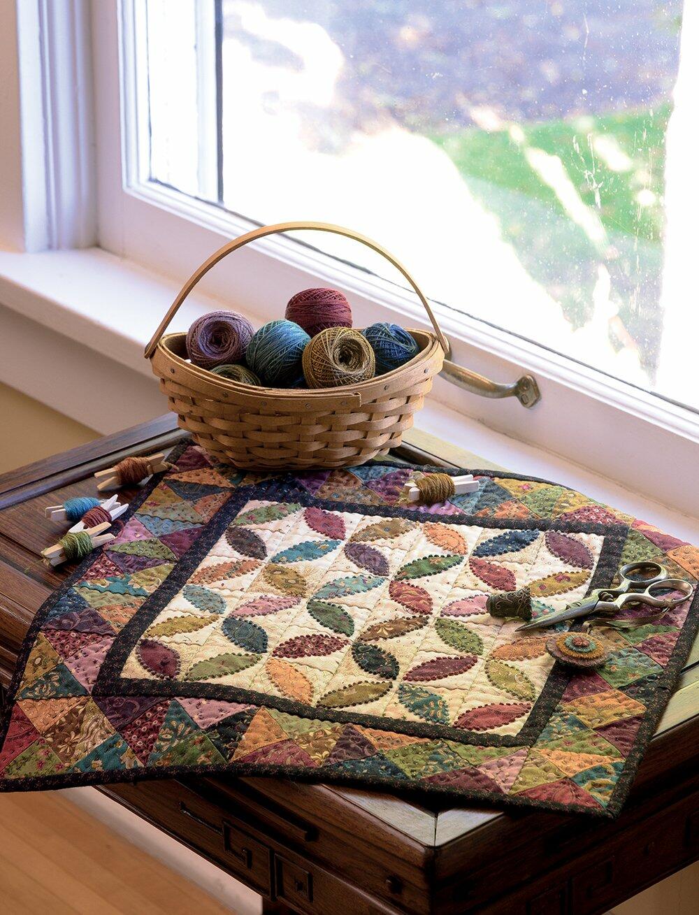 Simple Whatnots: A Batch of Satisfyingly Scrappy Little Quilts