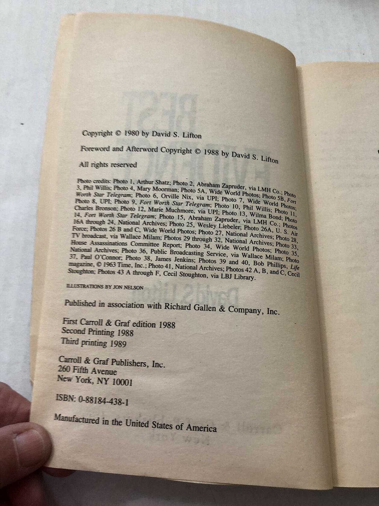 Best Evidence: Disguise and Deception in the Assassination of John F. Kennedy