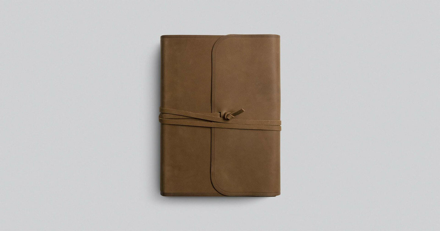 ESV Journaling Bible, Interleaved Edition (Brown, Flap with Strap)