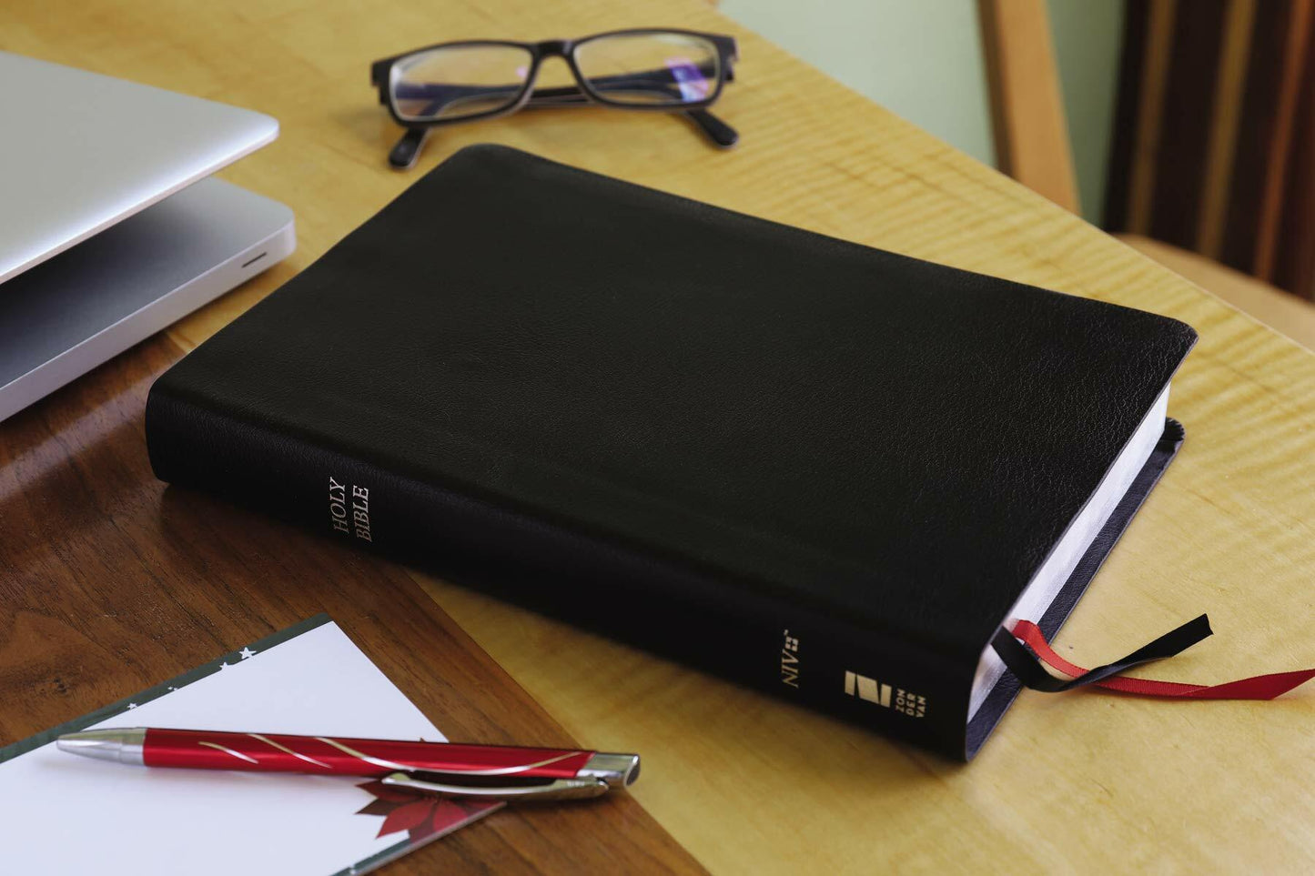NIV, Thinline Bible, Giant Print, Bonded Leather, Black, Red Letter, Thumb Indexed, Comfort Print